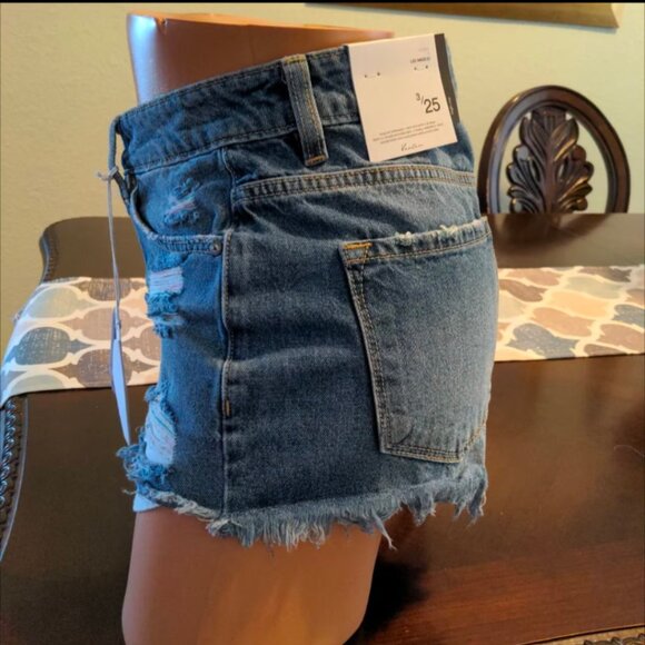 Shorts Juniors Fringed Shorts Size 3 KanCan Brand Brand New -Never Worn - Picture 5 of 6